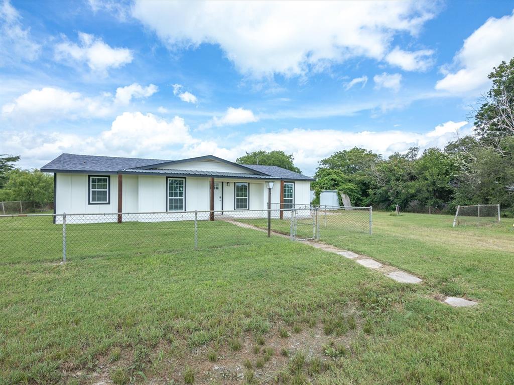 526 Jack Grace Hill Road Bowie, TX 76230 - Photo 6 of 40