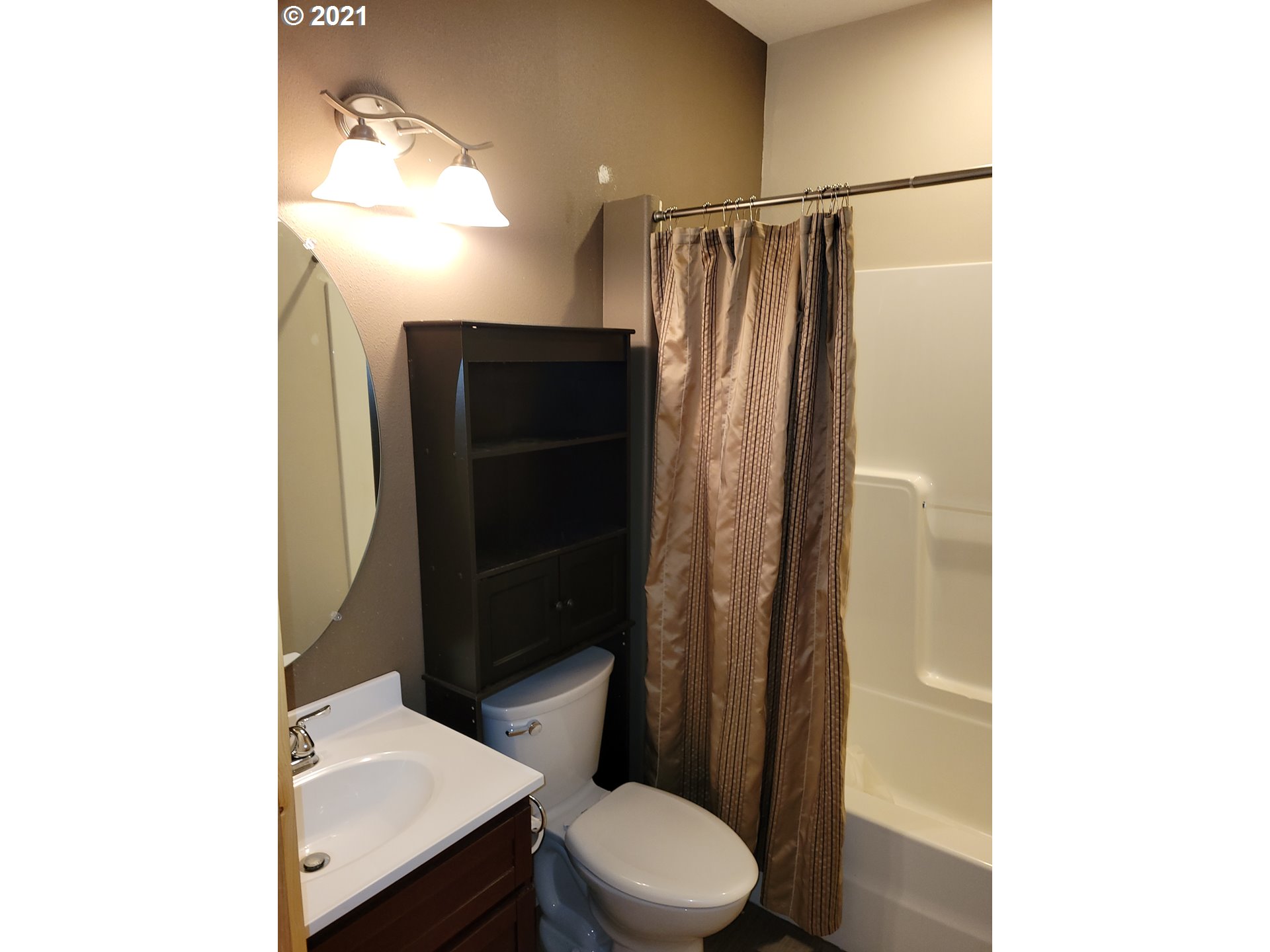 24723 West Demming Road Elmira, OR 97437 - Photo 11 of 14 Gallery Image 11