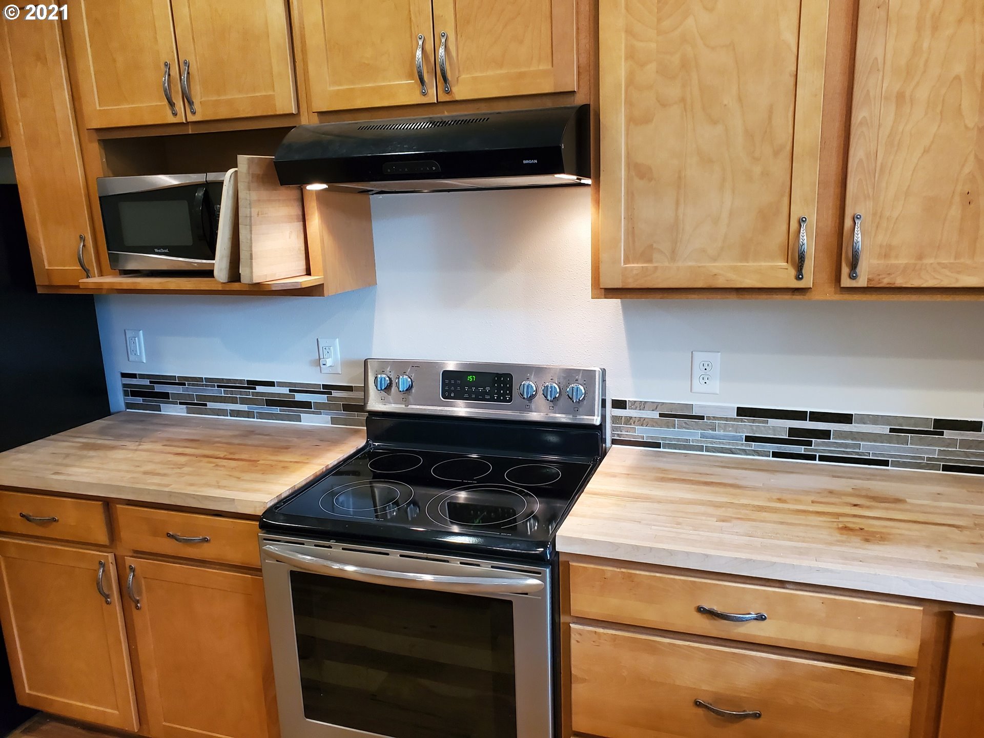 24723 West Demming Road Elmira, OR 97437 - Photo 13 of 14 Gallery Image 13