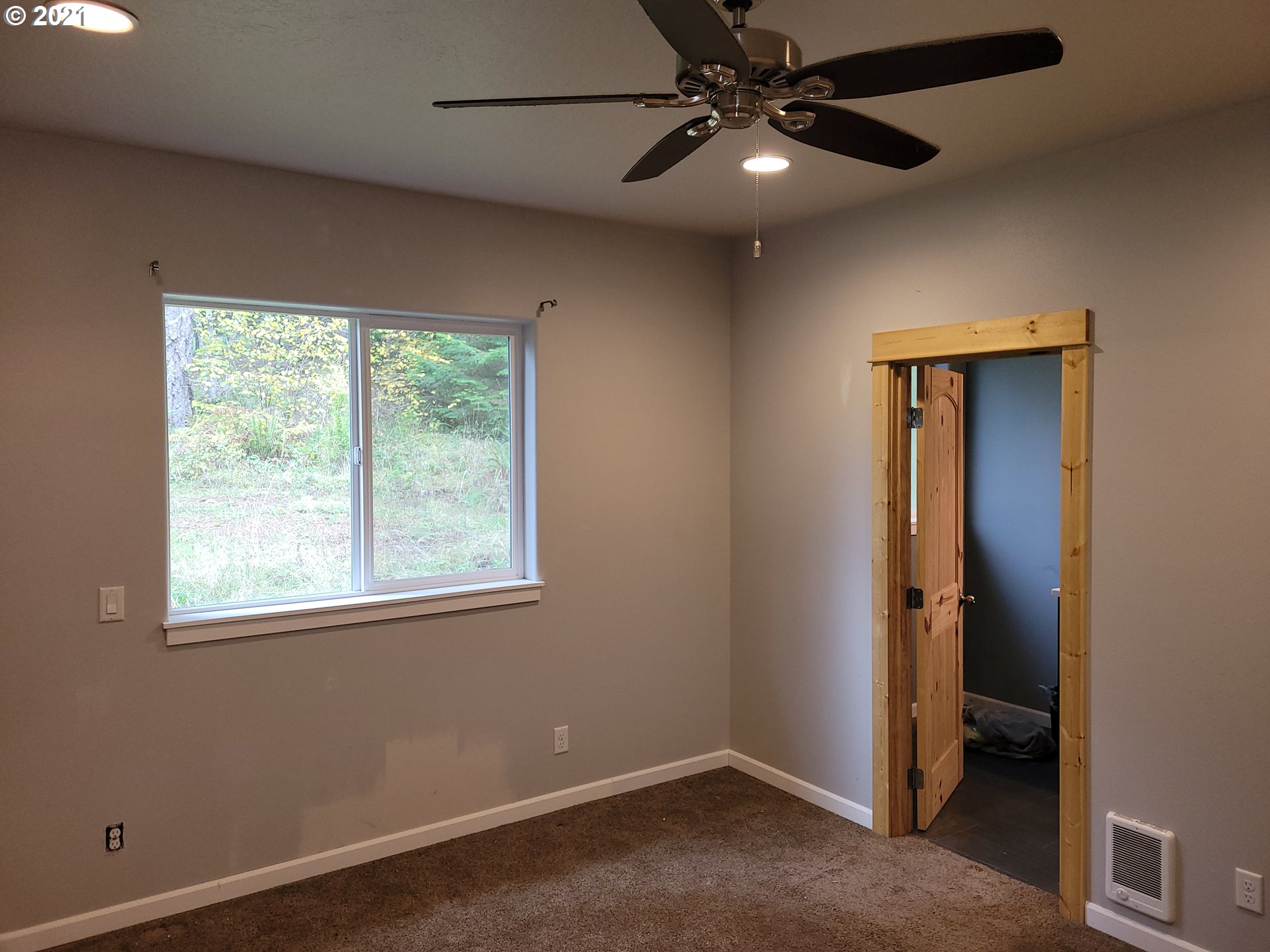 24723 West Demming Road Elmira, OR 97437 - Photo 8 of 14 Gallery Image 8