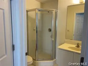 $480,000 | 203 Willow Lane, Valley Stream, NY 11580