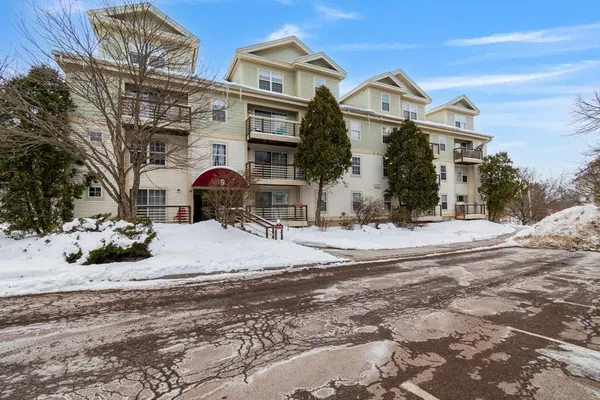 $323,500 | 382 Hildred Drive, Burlington, VT 05401