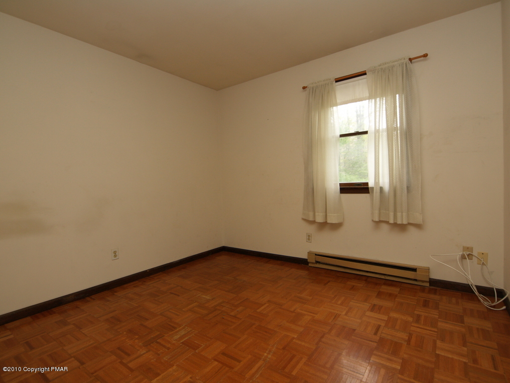 28 D Balson Road Stroudsburg, PA 18360 - Photo 18 of 19 bedroom