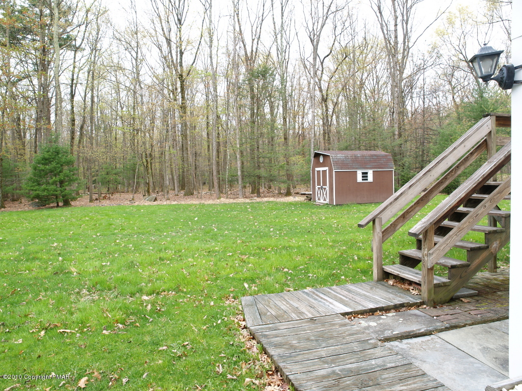 28 D Balson Road Stroudsburg, PA 18360 - Photo 7 of 19 Yard
