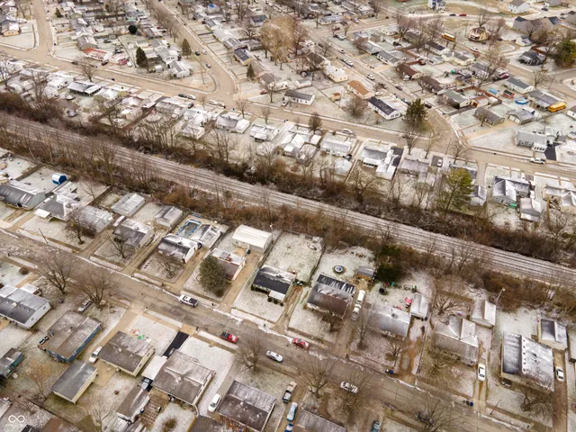 $169,900 | 718 Berkeley Drive, Shelbyville, IN 46176