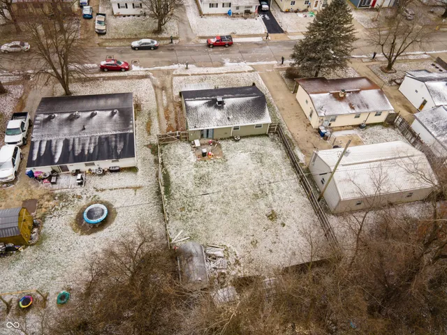 $169,900 | 718 Berkeley Drive, Shelbyville, IN 46176