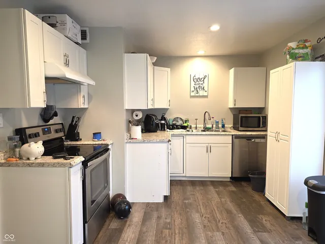 $169,900 | 718 Berkeley Drive, Shelbyville, IN 46176