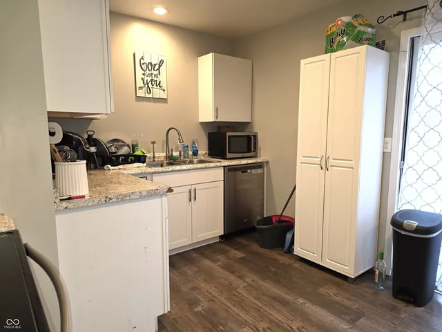 $169,900 | 718 Berkeley Drive, Shelbyville, IN 46176