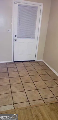 a view of a utility room