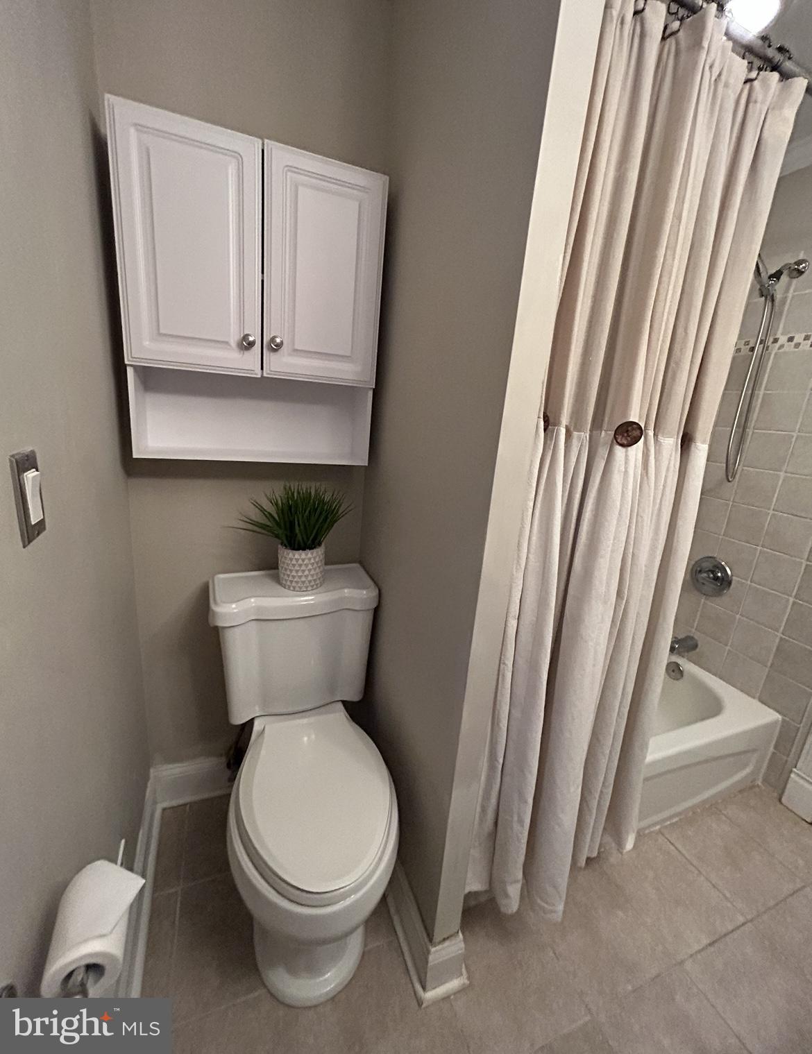 2388 Yardville Hamilton Square Road Hamilton, NJ 08690 - Photo 8 of 22 Gallery Image 8
