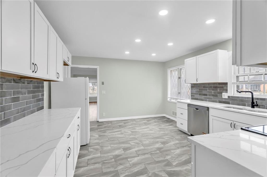 8112 Raytown Road Raytown, MO 64138 - Photo 12 of 27