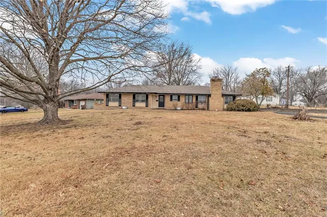 $305,000 | 8112 Raytown Road, Raytown, MO 64138