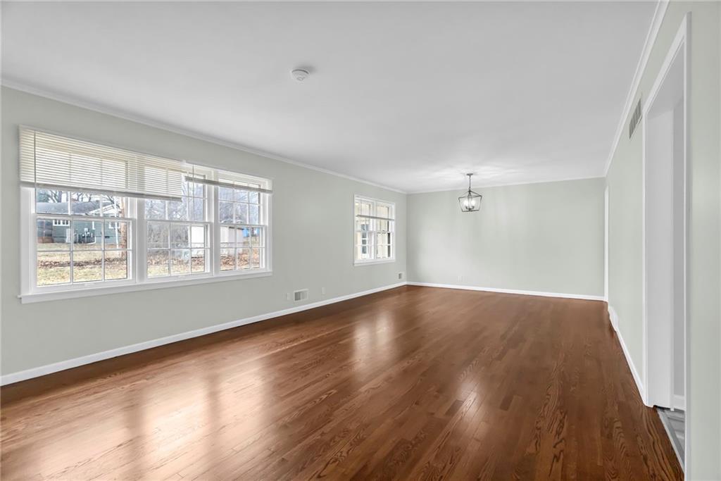 8112 Raytown Road Raytown, MO 64138 - Photo 7 of 27