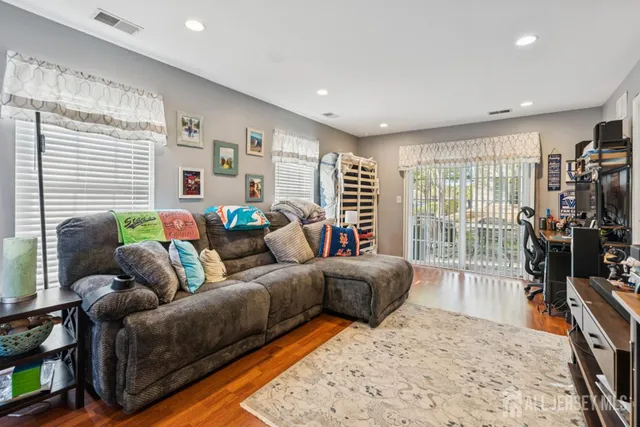 $525,000 | 15 Russell Court, Old Bridge, NJ 07747