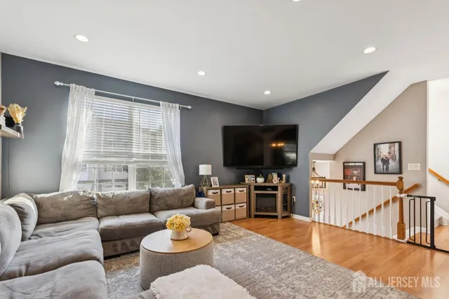 $525,000 | 15 Russell Court, Old Bridge, NJ 07747