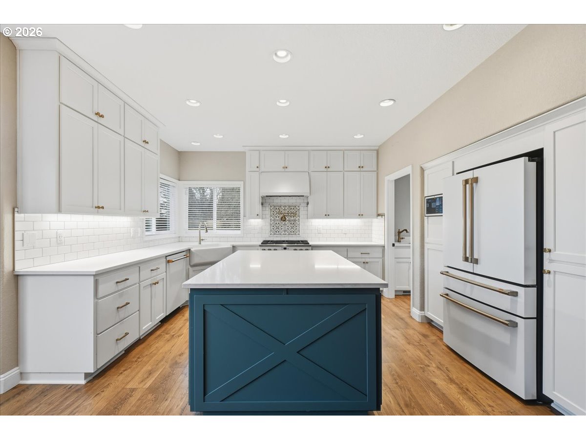 6810 Northeast 252nd Way Battle Ground, WA 98604 - Photo 12 of 42 Kitchen