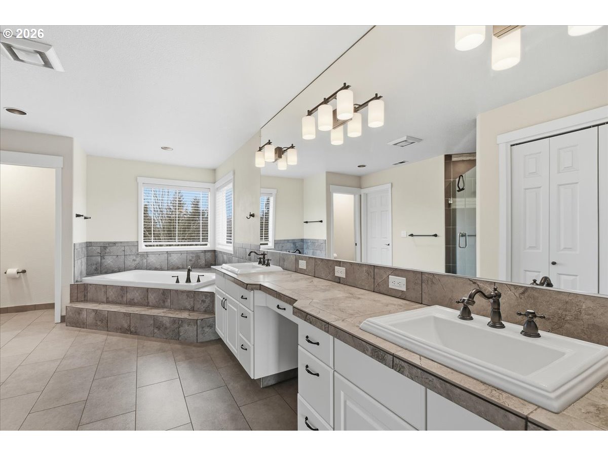 6810 Northeast 252nd Way Battle Ground, WA 98604 - Photo 24 of 42 Primary Bedroom