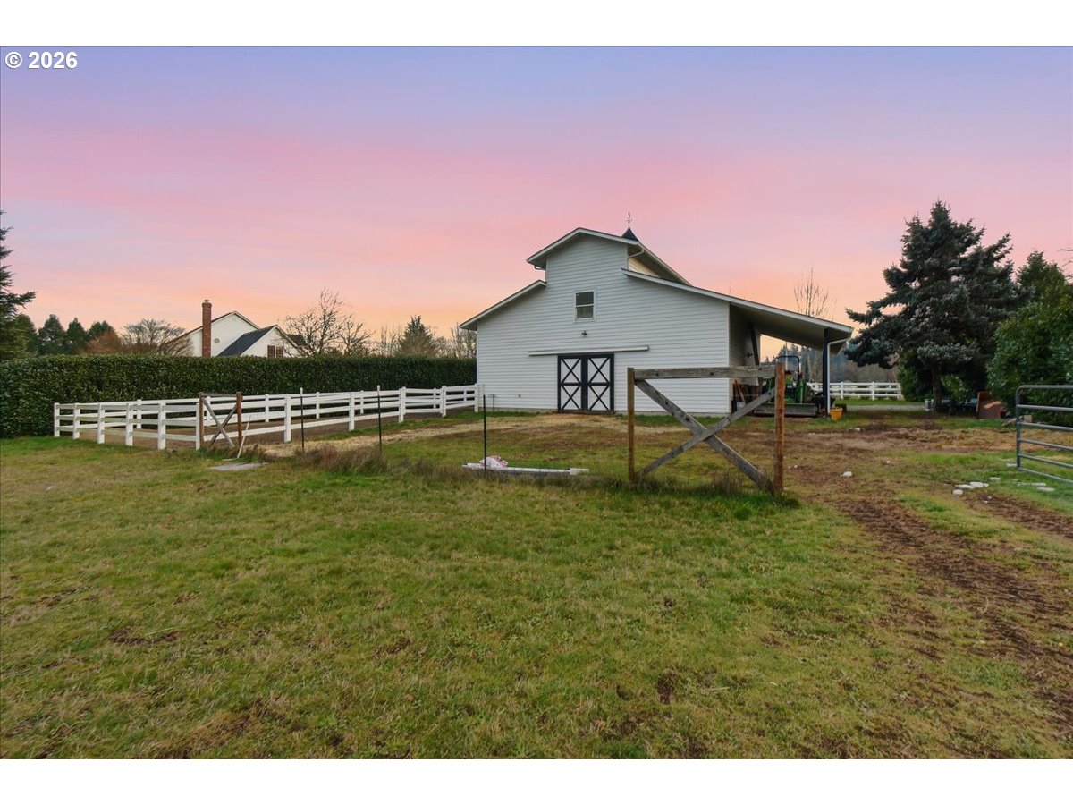6810 Northeast 252nd Way Battle Ground, WA 98604 - Photo 36 of 42 Barn