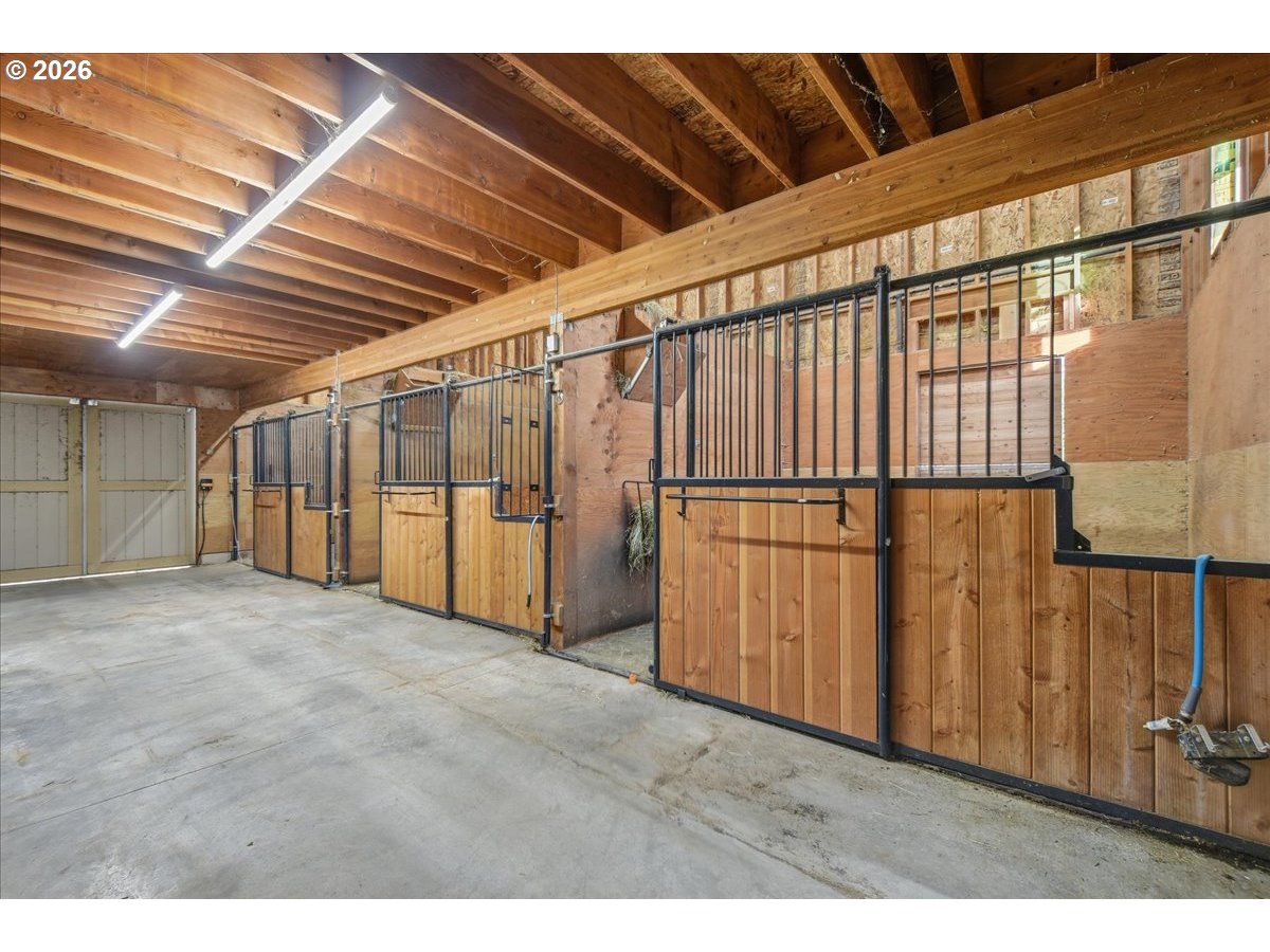 6810 Northeast 252nd Way Battle Ground, WA 98604 - Photo 38 of 42 Stable