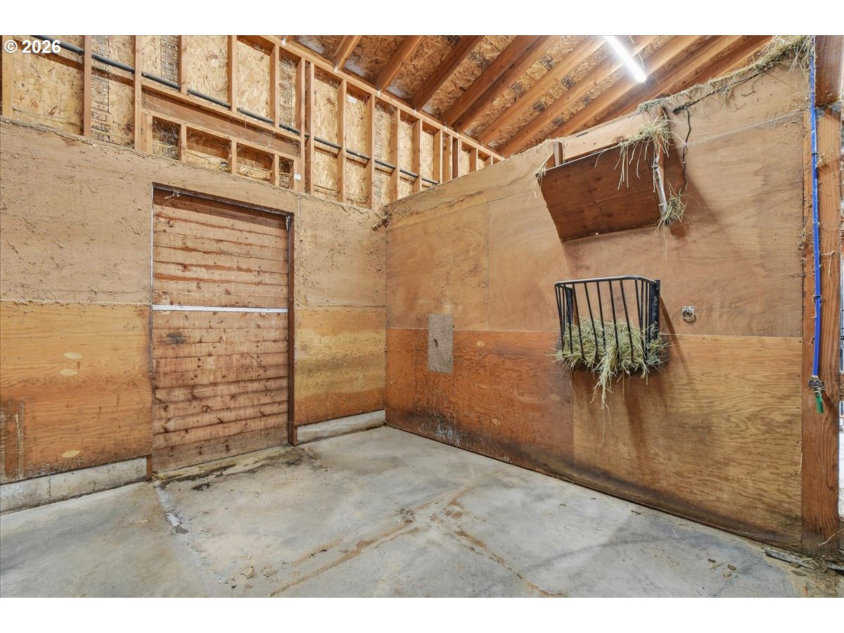 6810 Northeast 252nd Way Battle Ground, WA 98604 - Photo 40 of 42 Stable