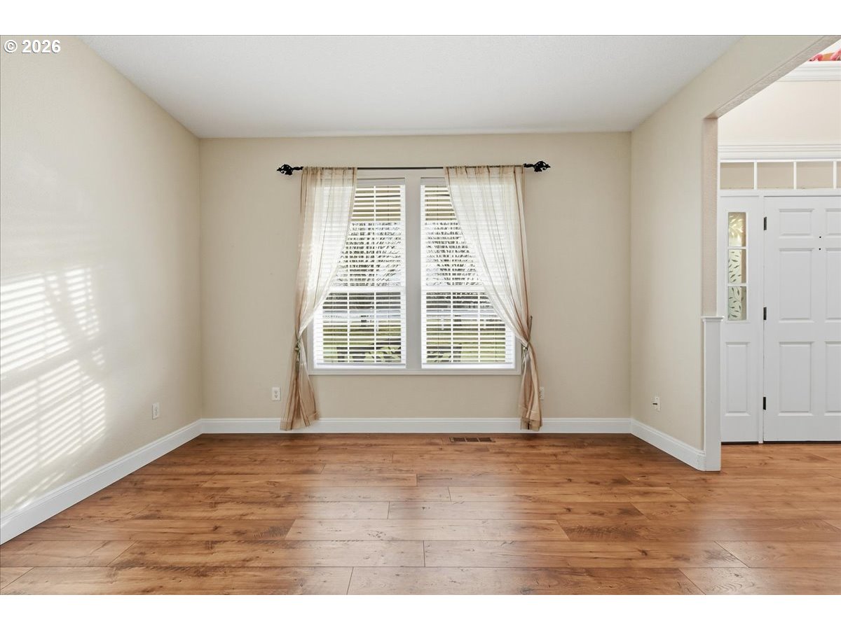 6810 Northeast 252nd Way Battle Ground, WA 98604 - Photo 8 of 42 Sitting Room