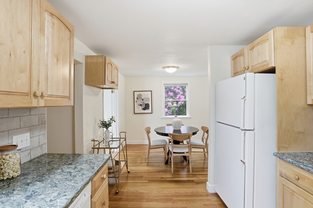 6 Hillcrest Road Bedford, MA 01730 - Photo 6 of 33