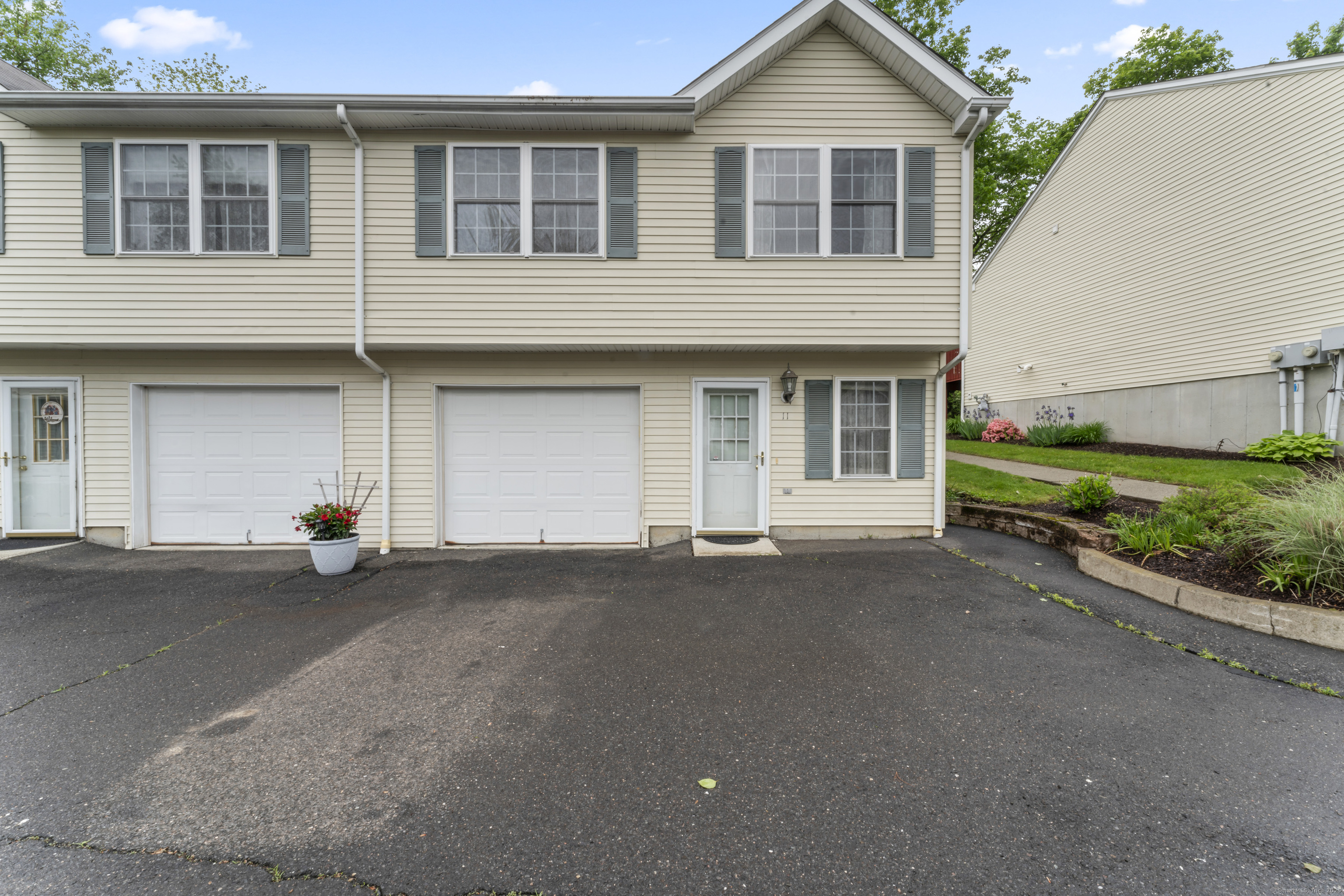 56 Pembroke Road, Unit 11 Danbury, CT 06811 - Photo 1 of 1 Gallery Image 1