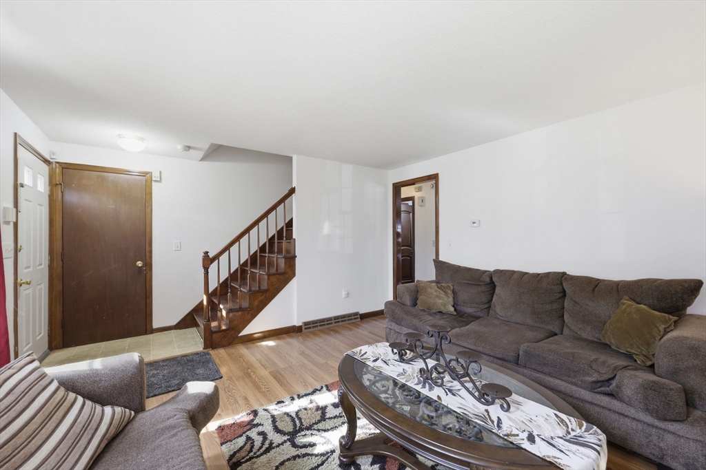 164 Arnold Avenue Springfield, MA 01119 - Photo 9 of 42