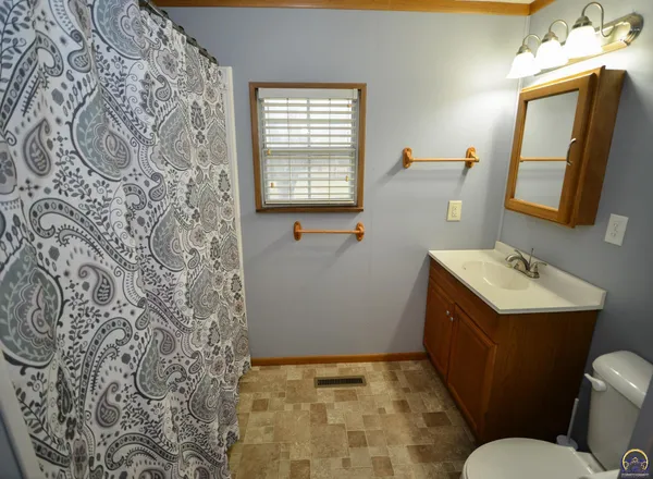 $184,900 | 302 7th Street, Americus, KS 66835