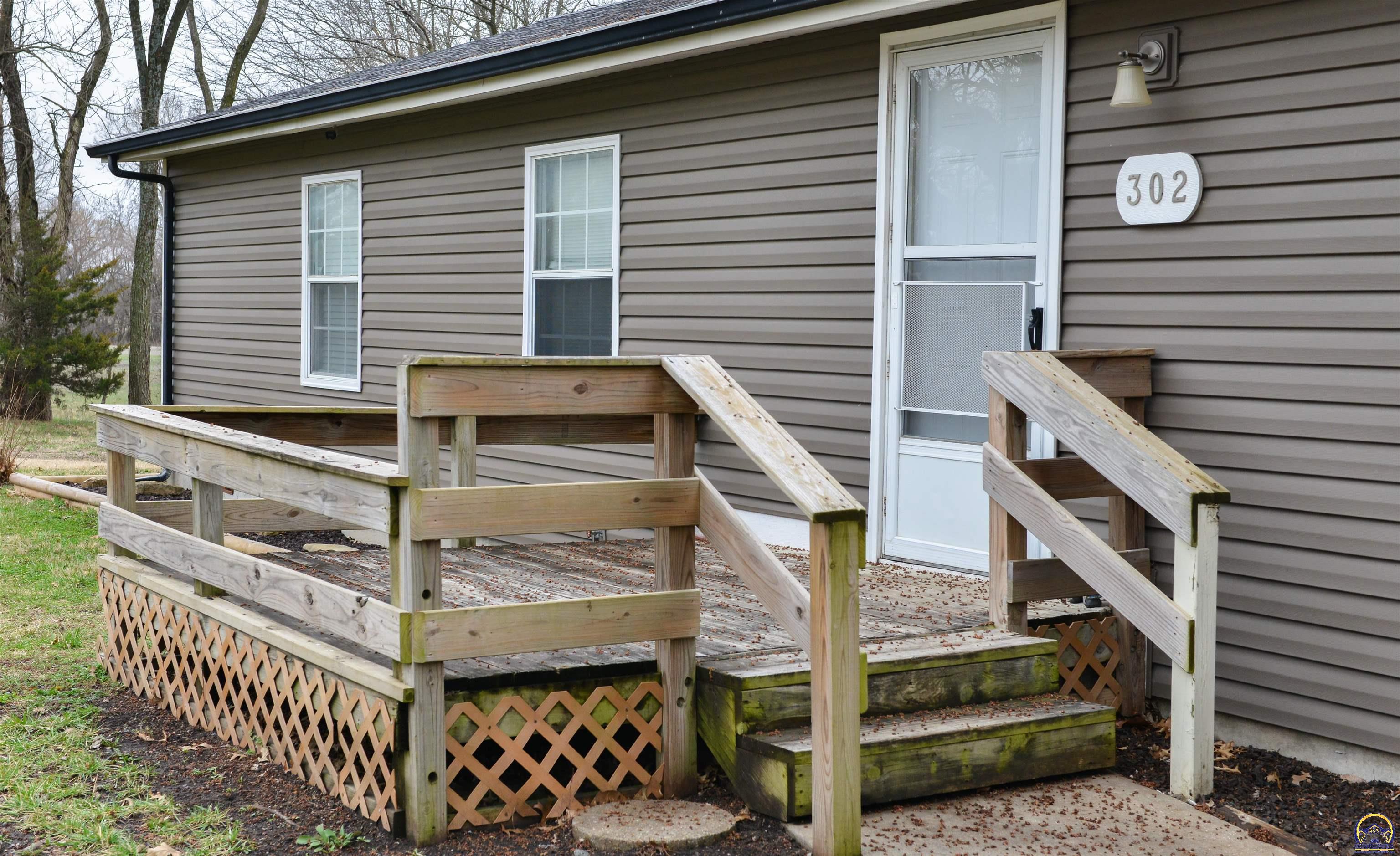 302 7th Street Americus, KS 66835 - Photo 2 of 20