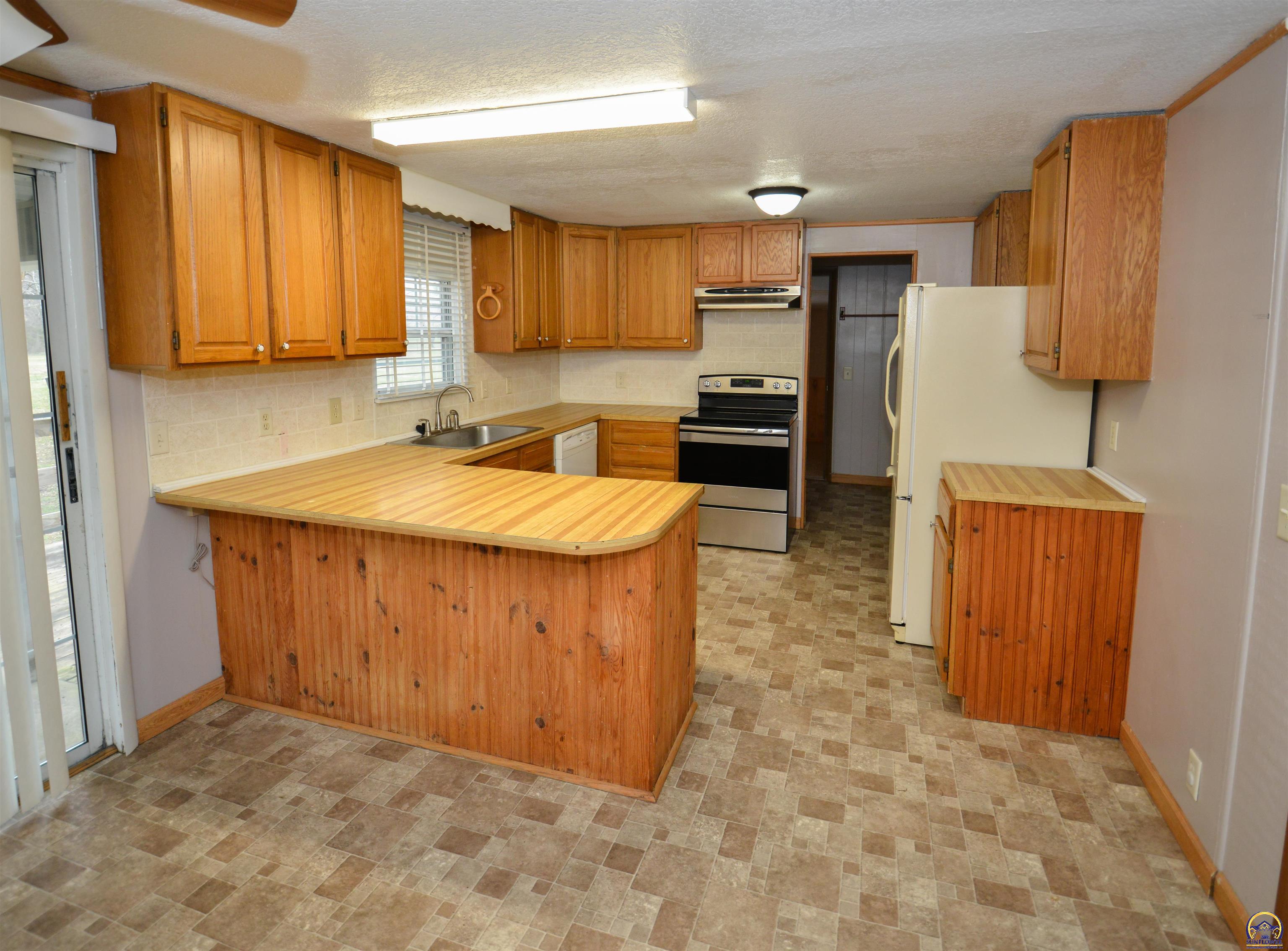 302 7th Street Americus, KS 66835 - Photo 9 of 20