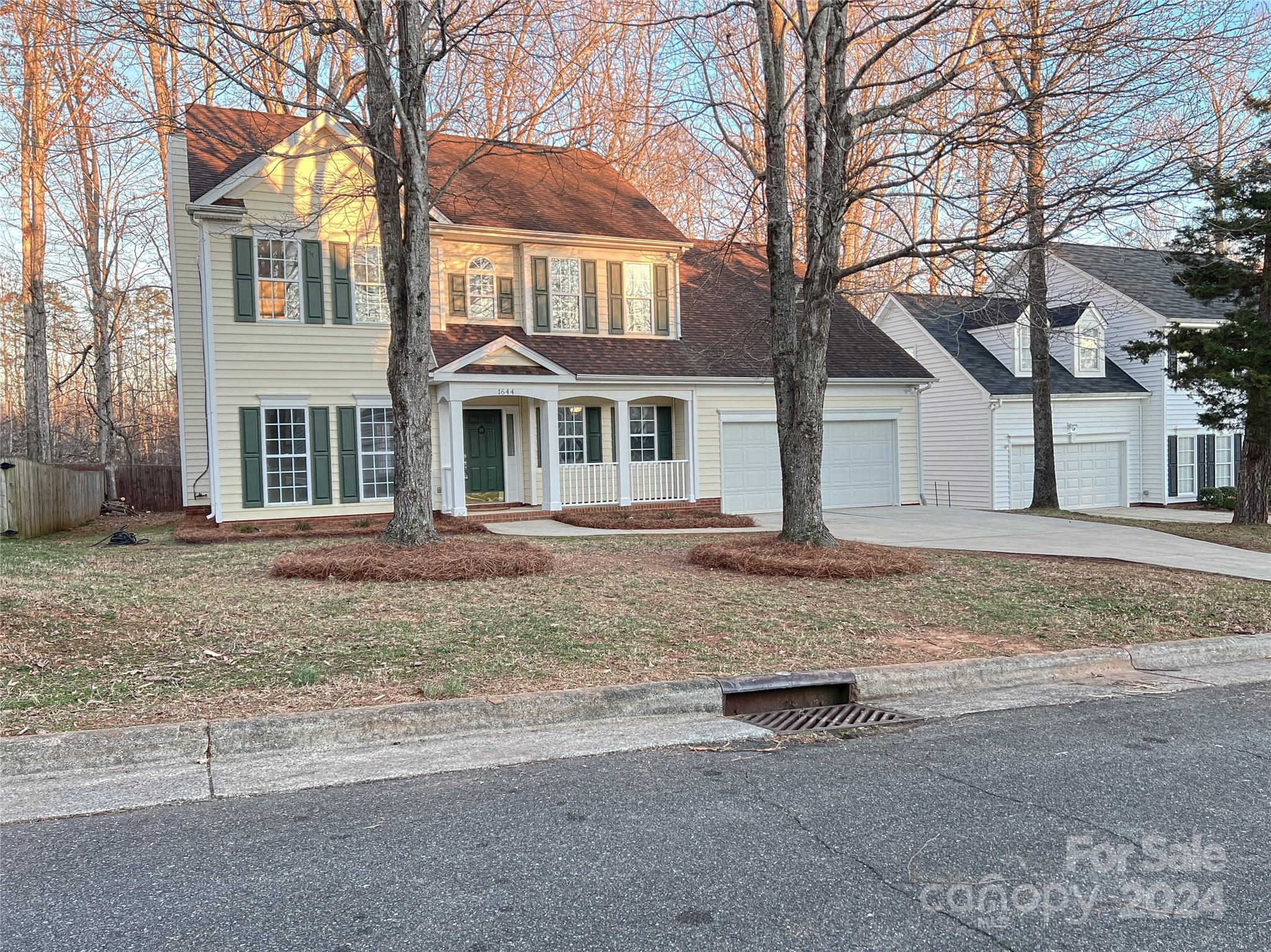 1644 Heather Glen Road Kannapolis, NC 28081 - Photo 2 of 25 front view of a house with a yard