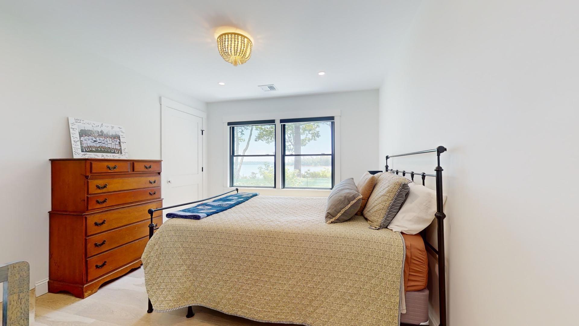 7 Merganser Way Freeport, ME 04032 - Photo 21 of 45 1st fl. ensuite bedroom