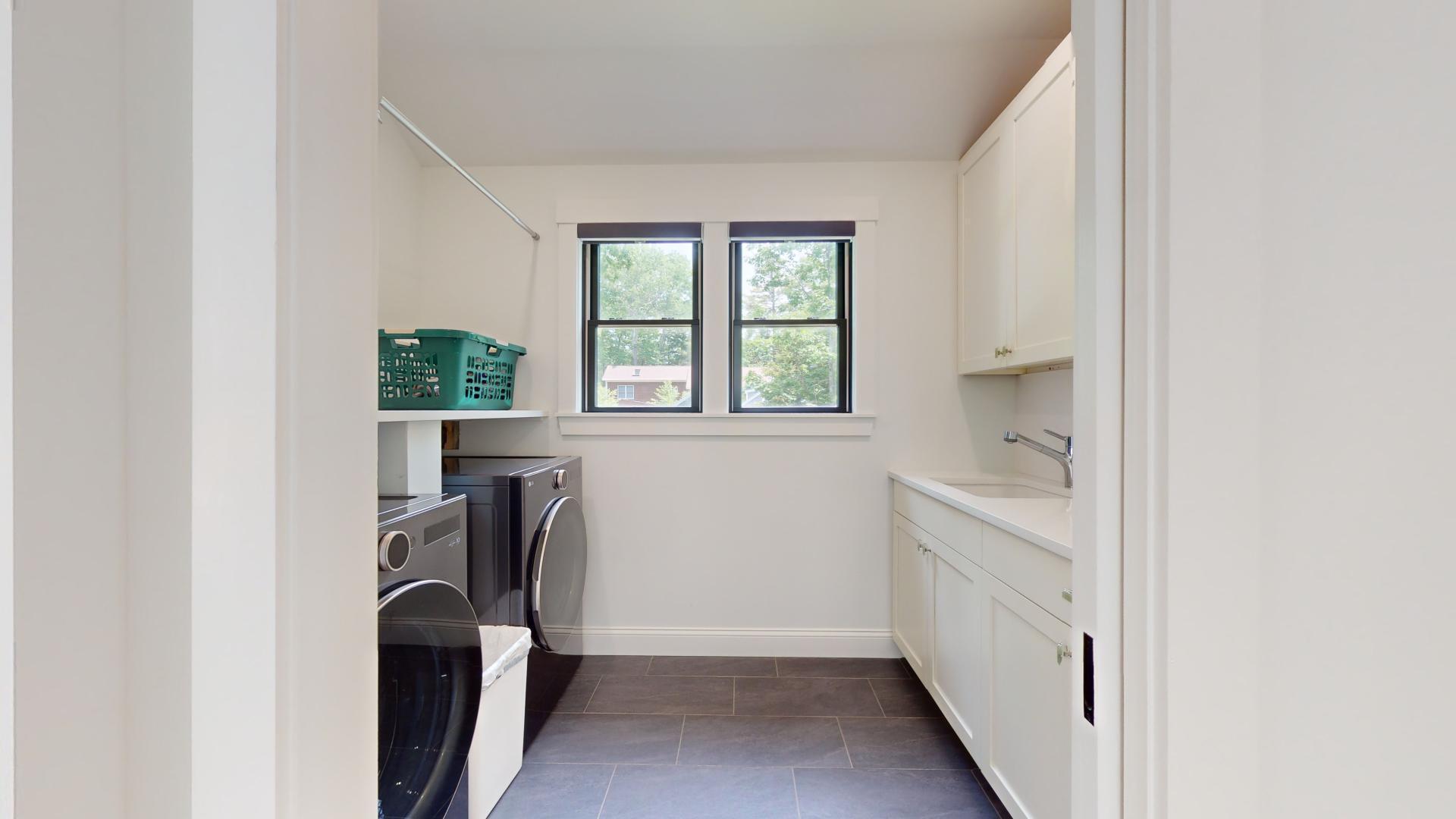 7 Merganser Way Freeport, ME 04032 - Photo 29 of 45 2nd fl. Laundry Room w/sink