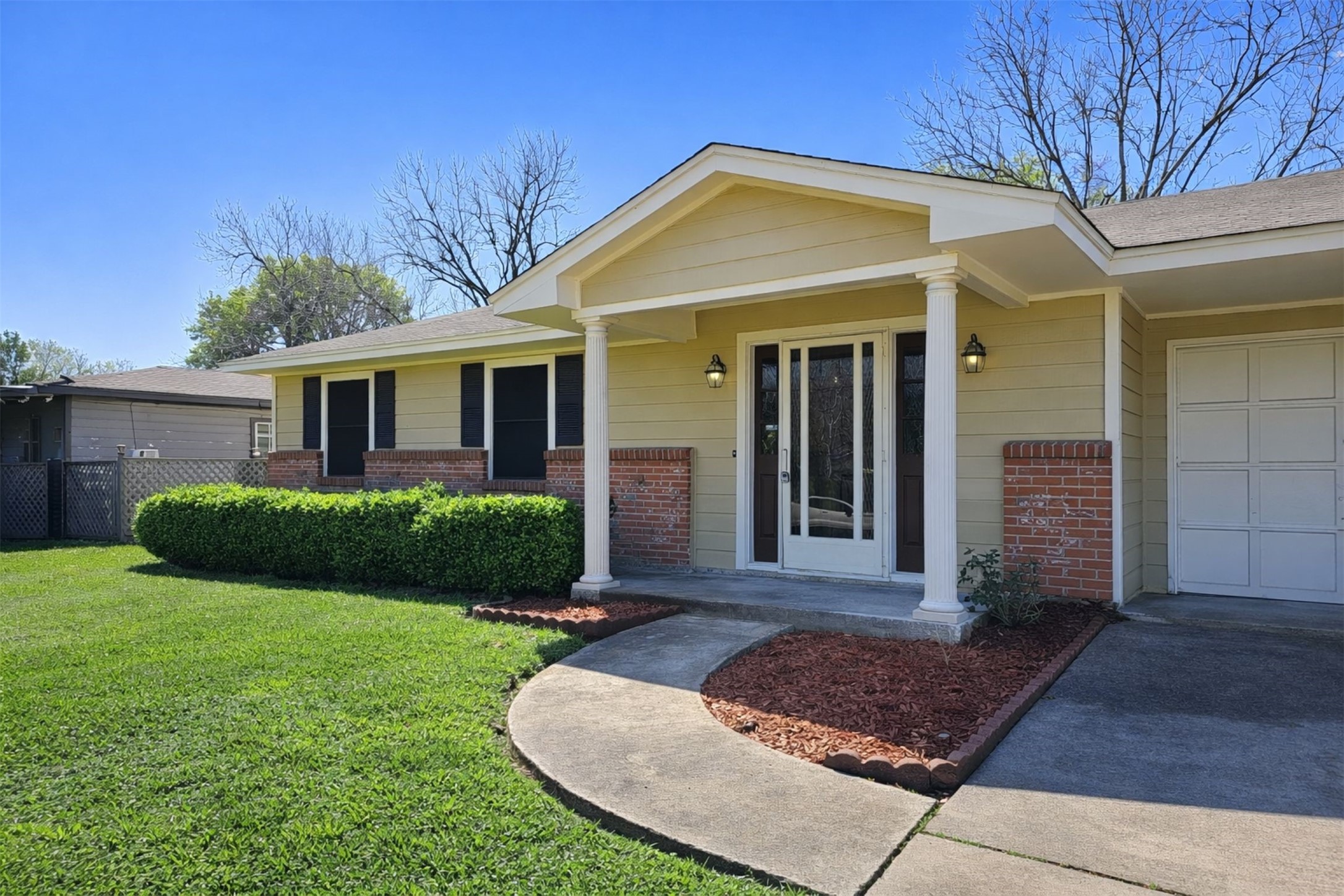 5403 Louise Street Baytown, TX 77521 - Photo 3 of 28