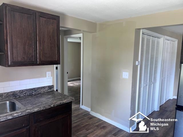 978 Division Street Adrian, MI 49221 - Photo 20 of 25
