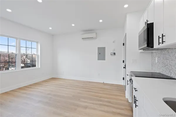 $1,925 | 9 Lagrange Avenue, Unit 4, Poughkeepsie, NY 12603