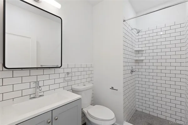 $1,925 | 9 Lagrange Avenue, Unit 4, Poughkeepsie, NY 12603