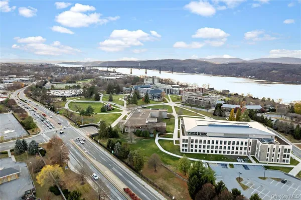 $1,925 | 9 Lagrange Avenue, Unit 4, Poughkeepsie, NY 12603