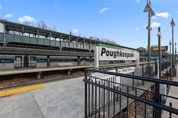 $1,925 | 9 Lagrange Avenue, Unit 4, Poughkeepsie, NY 12603