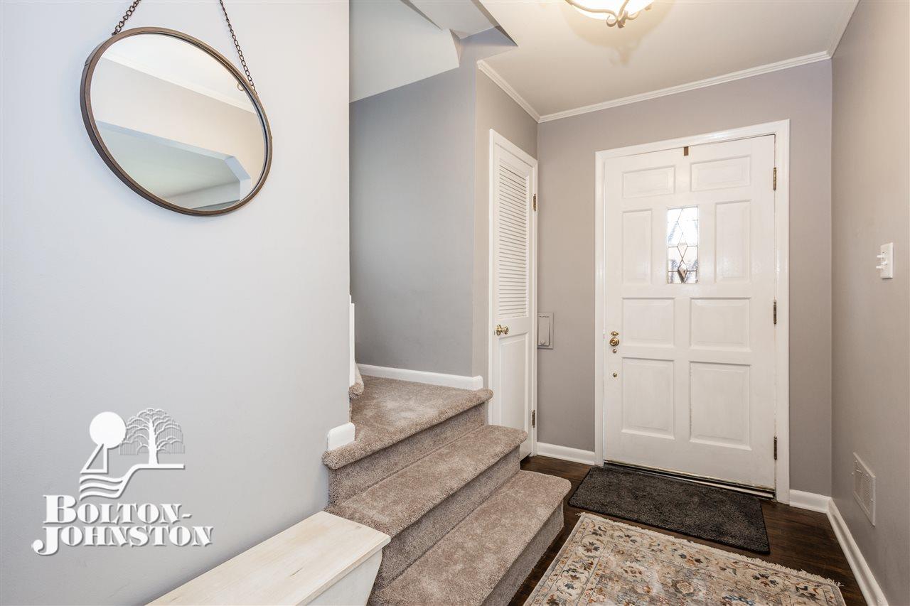 1718 Newcastle Road Grosse Pointe Woods, MI 48236 - Photo 3 of 39