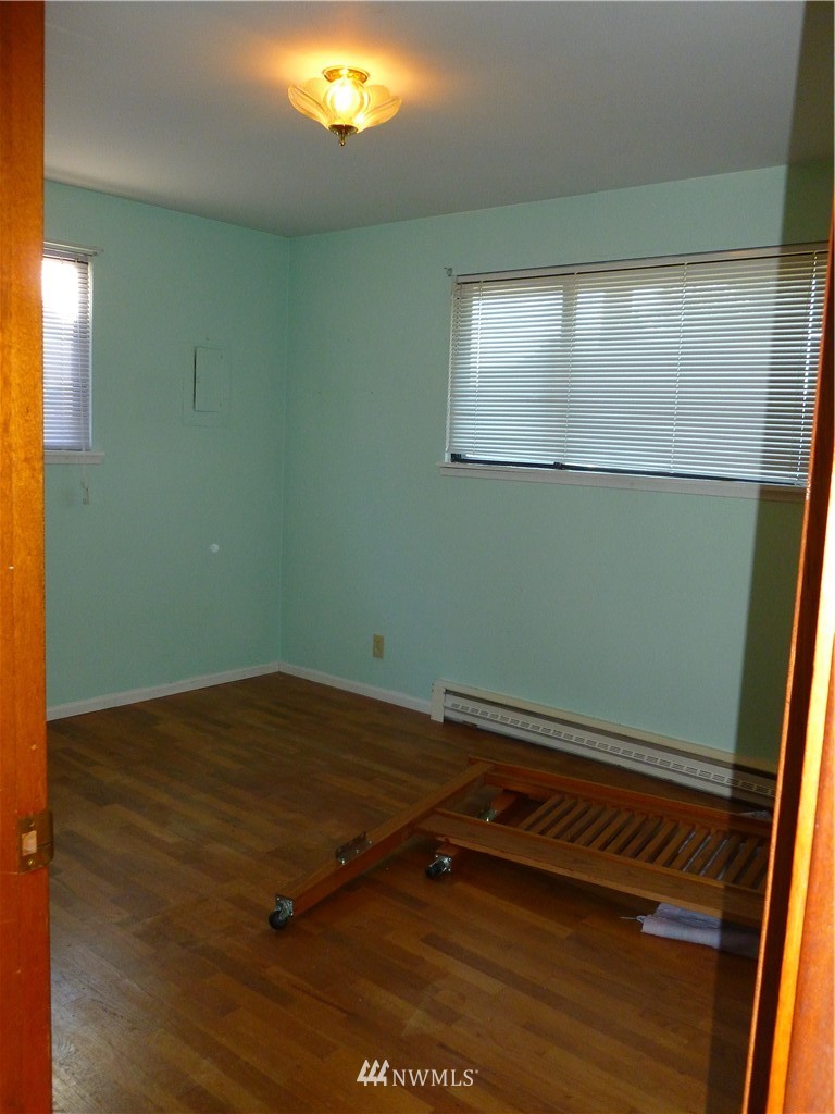 1502 Beacon Way South Renton, WA 98057 - Photo 11 of 19