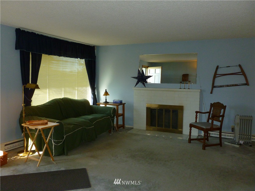 1502 Beacon Way South Renton, WA 98057 - Photo 4 of 19