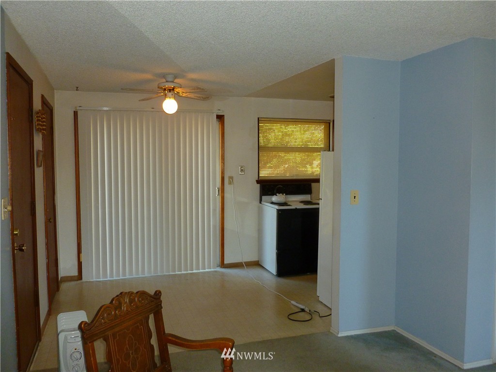 1502 Beacon Way South Renton, WA 98057 - Photo 6 of 19