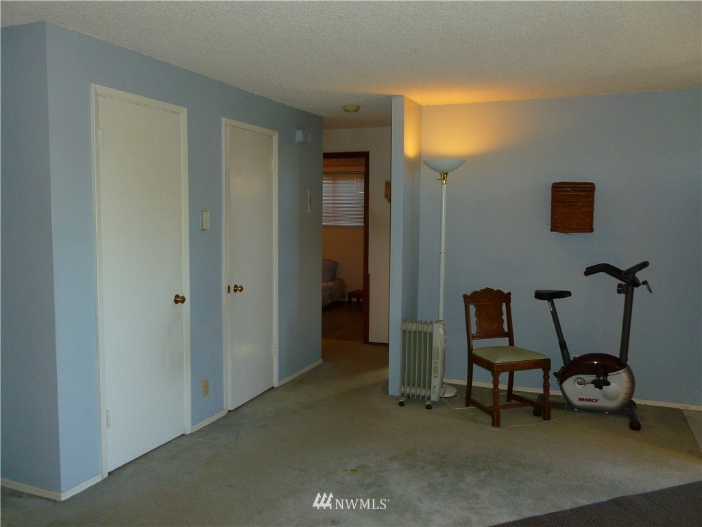 1502 Beacon Way South Renton, WA 98057 - Photo 8 of 19