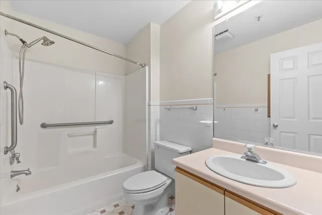 $270,000 | 203 Hildred Drive, Burlington, VT 05401