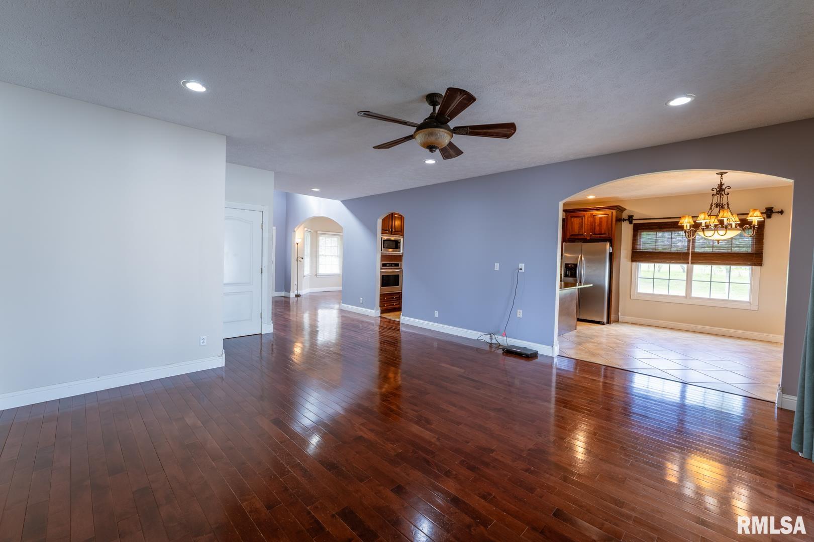 12338 Cochran Road Marion, IL 62959 - Photo 7 of 63 Gallery Image 7