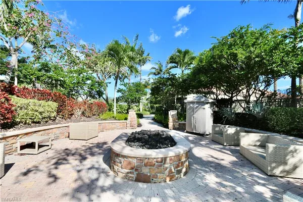 a view of an outdoor space with a house