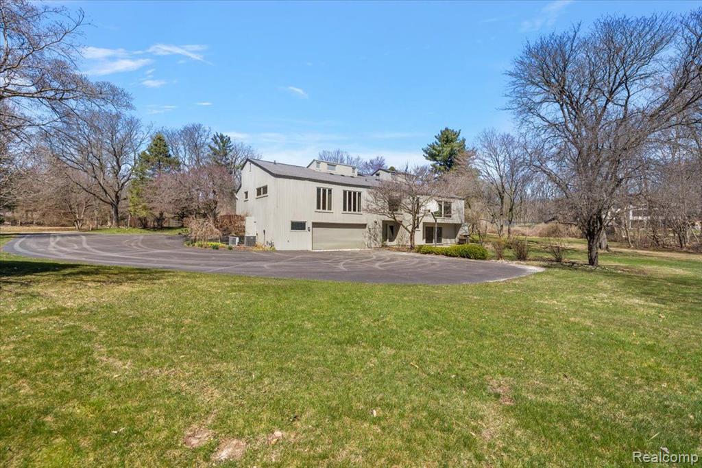6145 Blue Beech Road Rochester Hills, MI 48306 - Photo 7 of 55