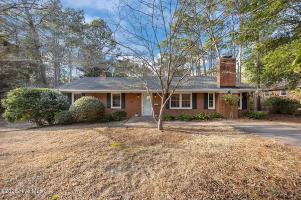 $405,000 | 670 North Saylor Street, Southern Pines, NC 28387